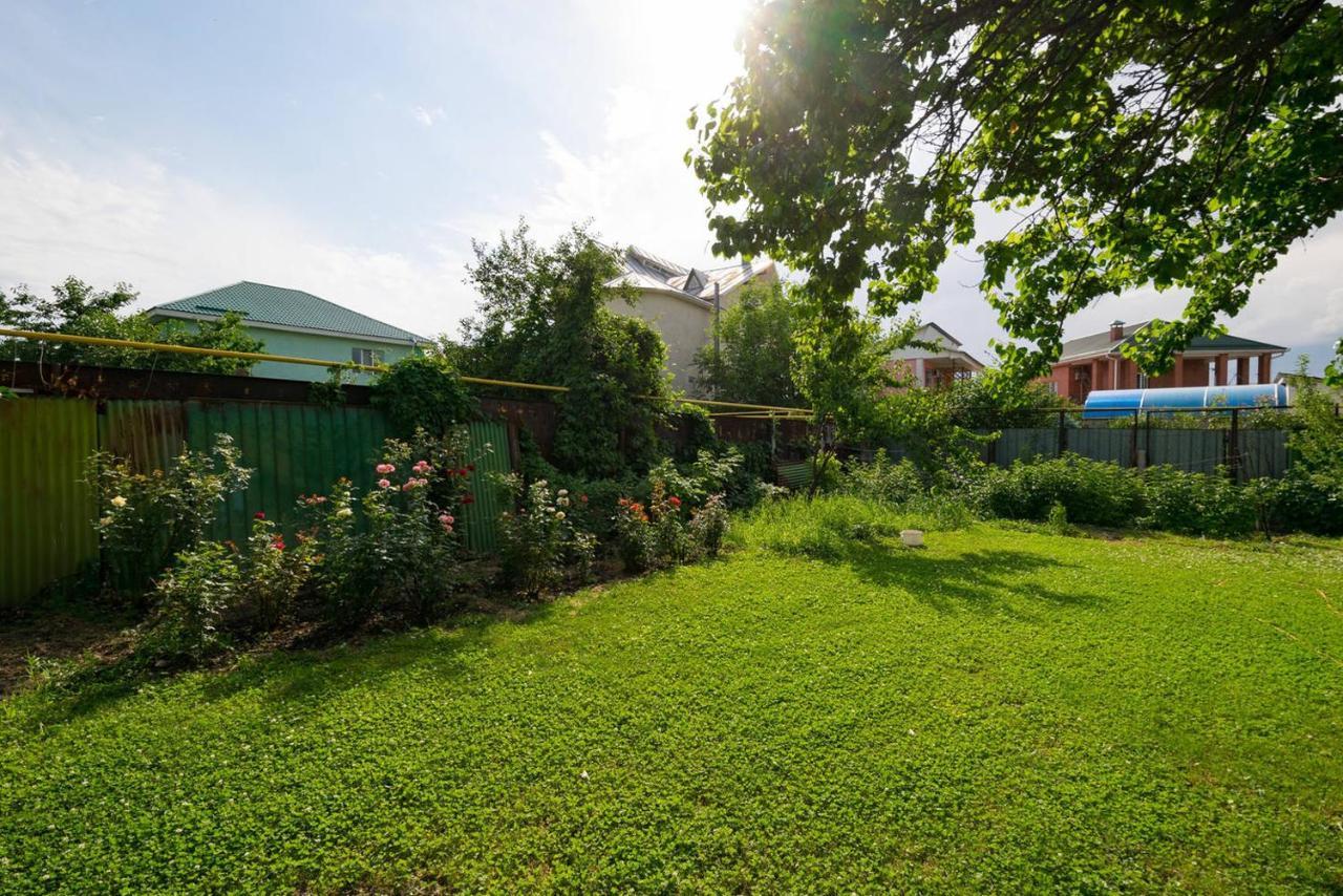 Guest House On Maksimova 9 Almaty Exterior foto