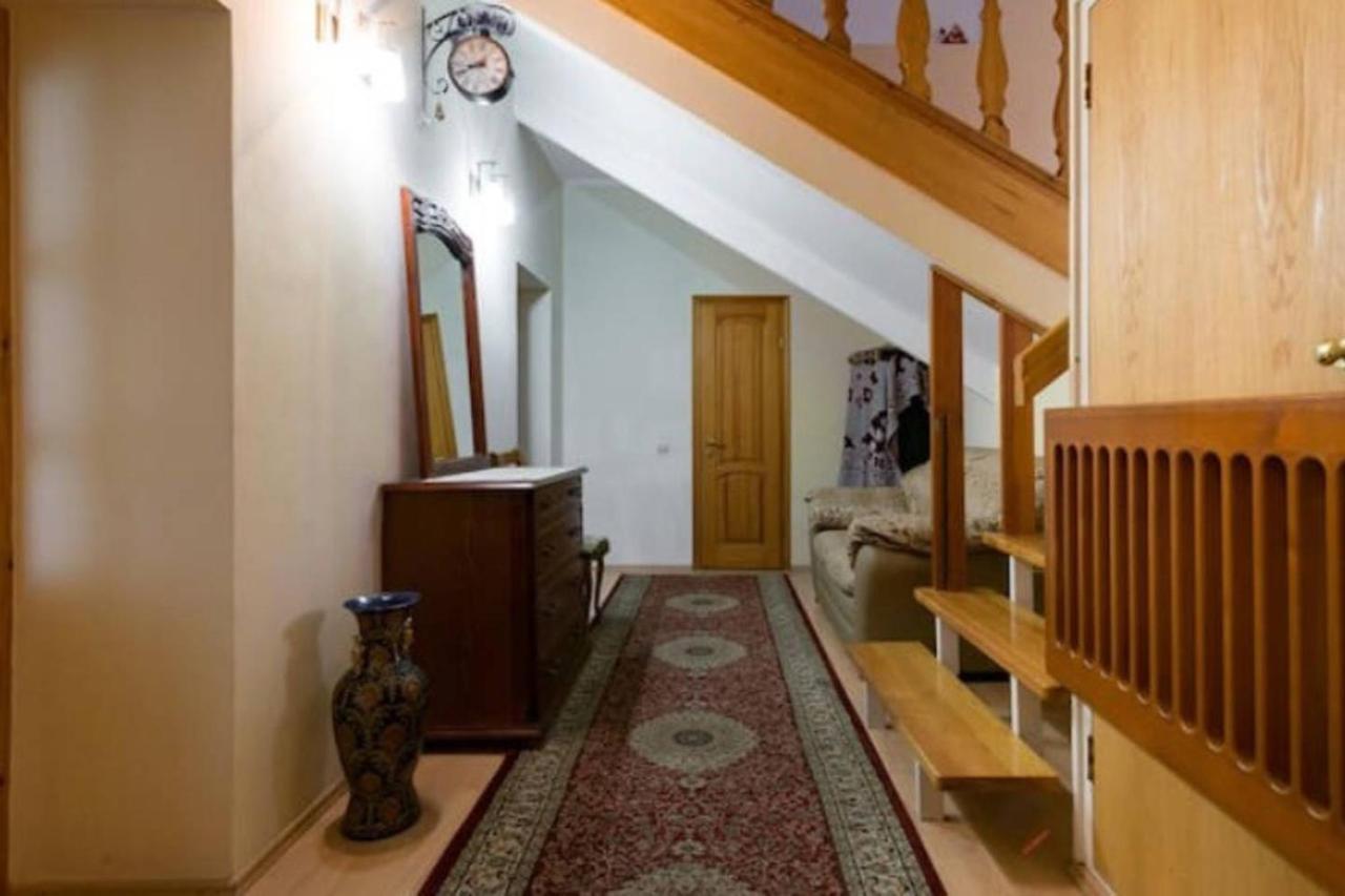 Guest House On Maksimova 9 Almaty Exterior foto